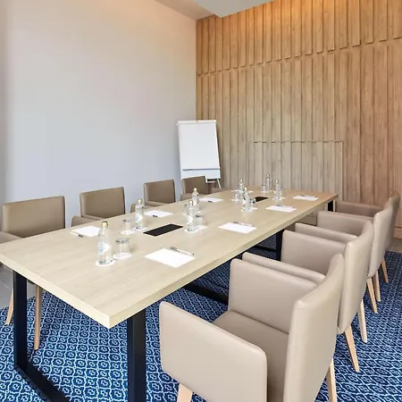 מלון Hampton By Hilton Barcelona Fira Gran Via 3*