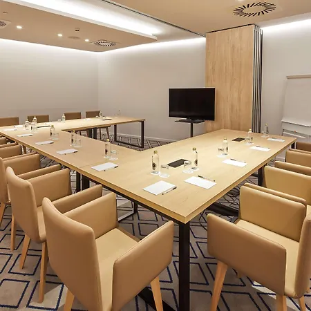 Hampton By Hilton Barcelona Fira Gran Via 3*