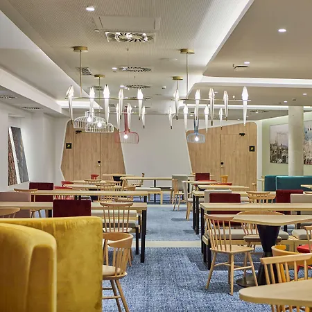 Отель Hampton By Hilton Barcelona Fira Gran Via 3*