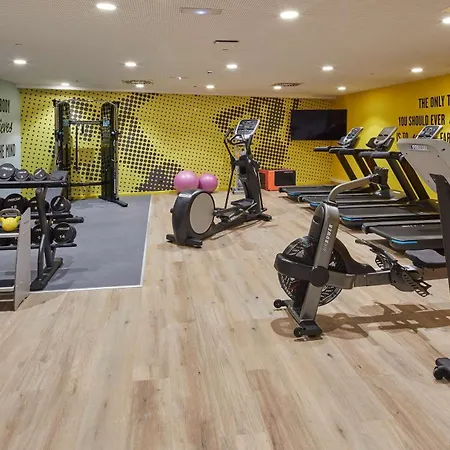 Отель Hampton By Hilton Barcelona Fira Gran Via