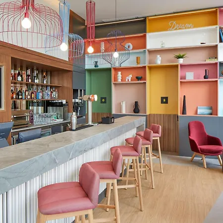 Hampton By Hilton Barcelona Fira Gran Via Отель